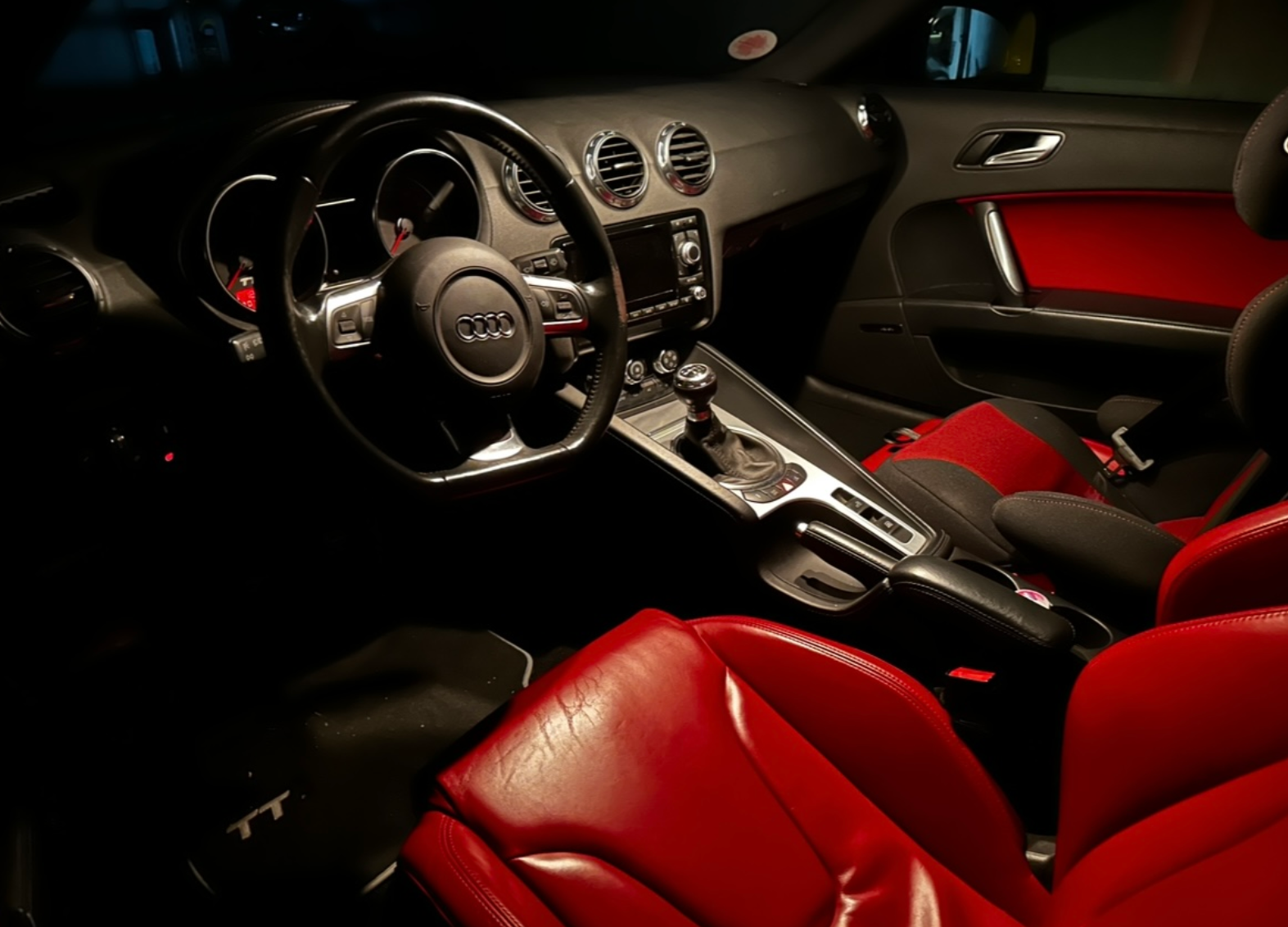 TT Red Interieur