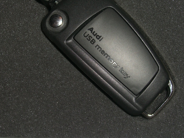 USB Stick als Klappschlüssel