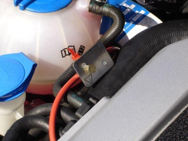 Stromplatten_Motorraum
